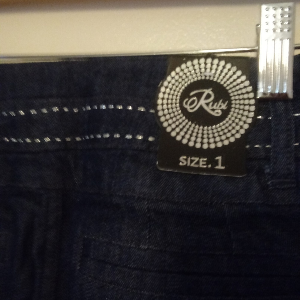 Jeans - Picture 3 of 4